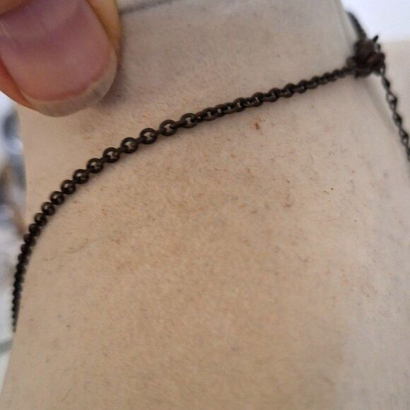 Women's Necklace Red Glass Victorian Style Whimsigoth Gunmetal Y-Drop Vampire - Picture 7 of 11